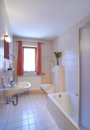 Отель Zillertal Apartments, Хиппах